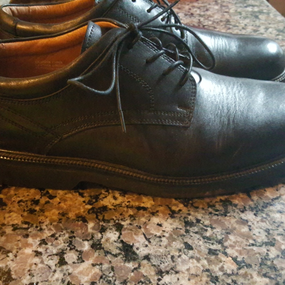 Cabela men's genuine leather shoe & insole 11w black tie